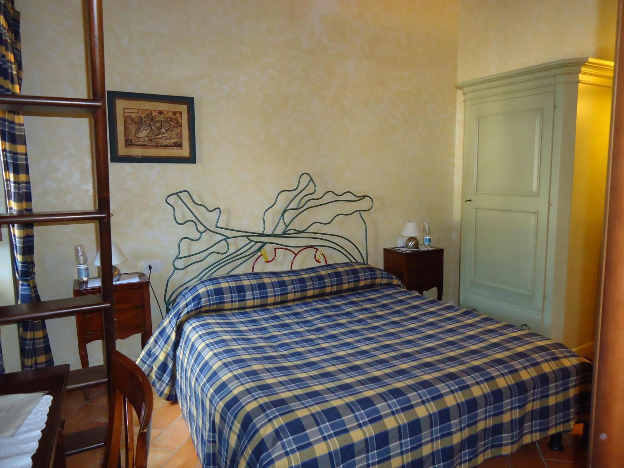 La Dimora Di D'Annunzio Bed & Breakfast Scanno Bilik gambar