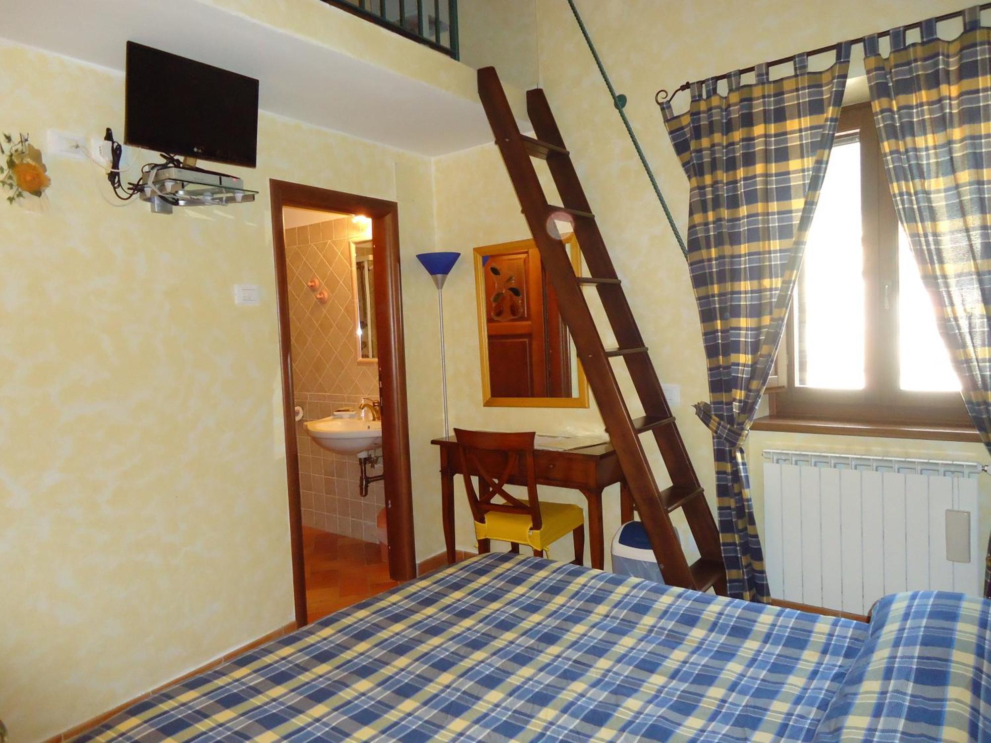 La Dimora Di D'Annunzio Bed & Breakfast Scanno Bilik gambar